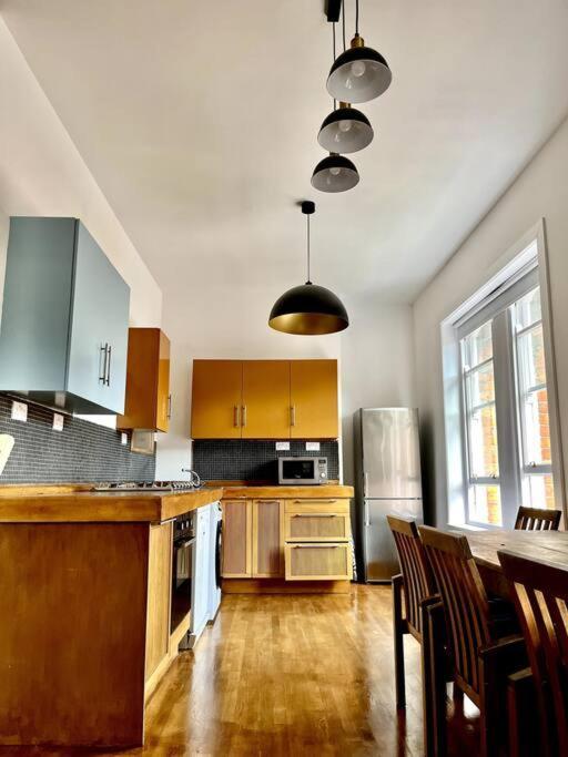 Charming City Townhouse Дублін Екстер'єр фото